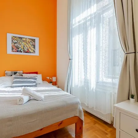 Deluxe Dream In The Center Apartment